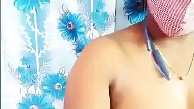 Stripchat Tamil girl Aarthi naked boobs showing