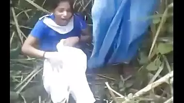 Kerala teen outdoor sex with lover turns her horny mms
