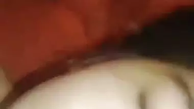 An 18-year-old virgin girl gets fuck in Delhi sex MMS