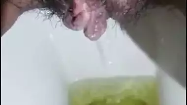 Indian Desi pissing