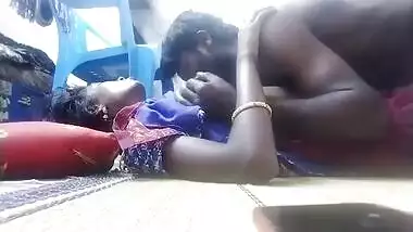 Desi guy sucking boobs of neighbor Bhabhi