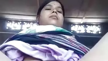 Indian housewife sex teasing nude show for lover