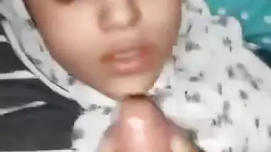 Beautiful Paki Girl Sucking & CumShot