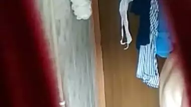 Exclusive- Indian Bhabhi Washing Her Cloths And Bathing