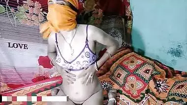 Today Exclusive- Horny Desi Wife Play With Her Boobs And Pussy