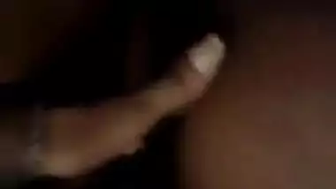 Selfshot Girl Fingering in Bathroom