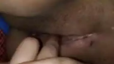 Desi girfriend pussy fingering by Bf and first time squirt and orgasm