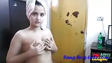 Hot Bhabhi Mona’s After Shower Sex