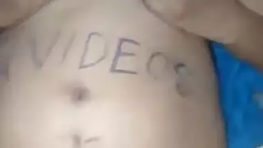 Amateur pornographer films Desi wife's naked body for XXX site