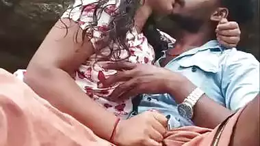 Mallu girl boob suck by lover while she gave handjob