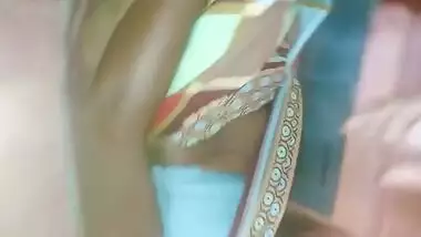 Bhabhi Showing her Pussy