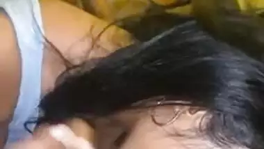 Sexy Lankan Desi girl gives XXX deepthroat blowjob to her lover MMS