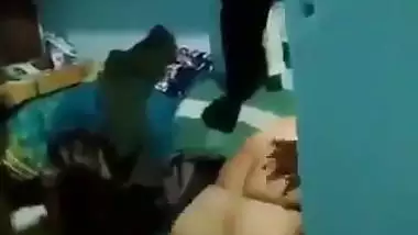 Son records his father’s desi MMS fucking his aunt