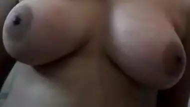 indian girl showing boobs and boobs in bra. rate my boobs.