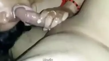 Fucking Horny Cock Massaging Desi wife