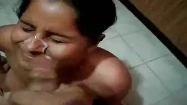 Young Lucknow wife loves getting cum facial by hubby!