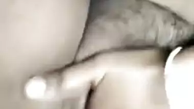 For everyone who wants XXX sex Desi woman shows of body in MMS clip