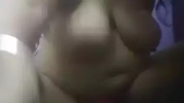 Desi booby girl masturbating in pink panty
