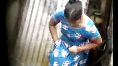 380px x 214px - Sexy village girl s bath in hidden cam indian sex video
