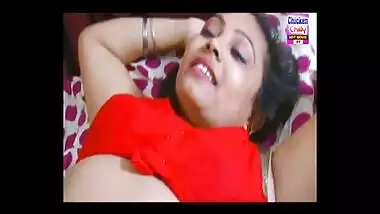 Mature sexy bhabhi videos of a Bengali housewife.