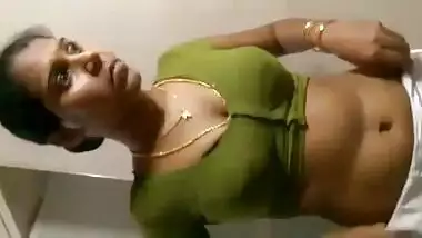 Obiasexvbio - New obia sex video busty indian porn at Hotindianporn.mobi