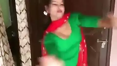 busty sexy girl in salwar dancing