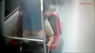 Girl Fucked in Delhi Metro Caught In CCTV
