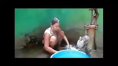 Desi village girl taking bath in front of her lover