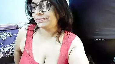 Famous Indian couple blowjob sex show on cam