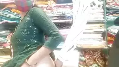 Horny Desi XXX woman shows her mature pussy and ass on camera