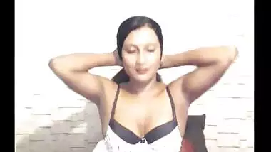 Desi muslim mature aunty on webcam with her daughter’s boyfriend