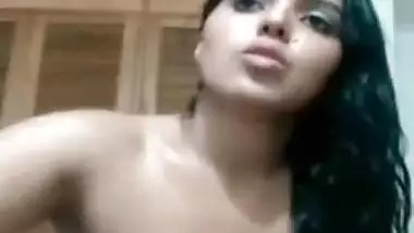 Recently Married Delhi House Wife Masturbates On Cam