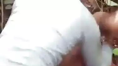 BF video of a Bihari guy banging his lover’s cunt in the jungle