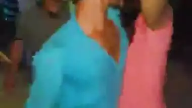 Desi girl dirty dance in gurgaon club with boys