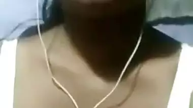Desi girl on video call clips part 1
