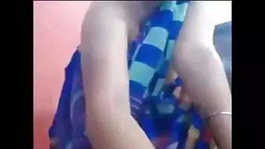Chubby Desi aunty with massive XXX jugs dances on the web camera