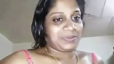 Indian mature aunty showing big boobs and pink pussy