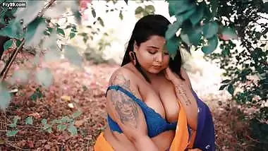 Big boobs model indrani photoshoot video – 1