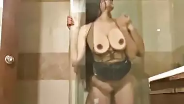 Gorgeous Mumbai young couple hardcore sex in shower with face slaps