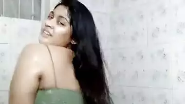 Cute Desi Girl Enjoying Shower