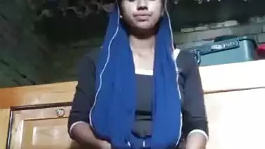 Desi Girl Fingering Wearing Condom