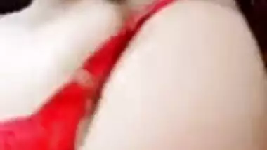 Pakistani Desi XXX girl shows her amazing big boobs on selfie cam
