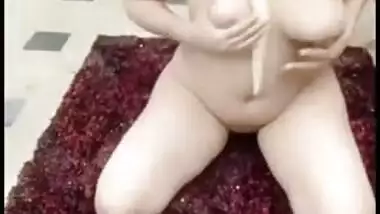 Desi asshole farts as the slut sticks big XXX pecker deep into it