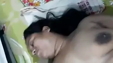 Unsatisfied Chubby Indian Aunty Fucking Mms Video