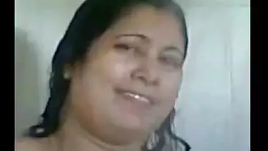 Desi Indian Aunty Ankita Nude Taking Bath in Bathroom Possing Big Boobs Mms
