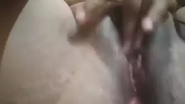 Bhabhi Doing Phone Sex While Masturbating Hot Pussy - Indian Bhabhi And Desi Bhabhi
