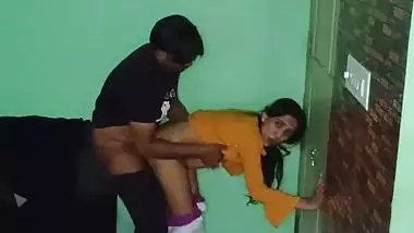 Village Desi couple sex in viral standing state