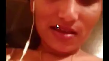 Sexy Modern Bhabhi From Hyderabad Exposes Big Boobs Over Skype