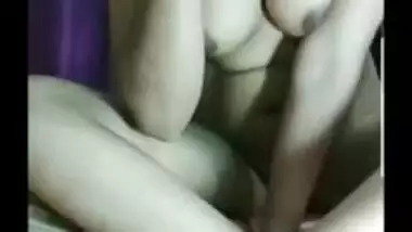Desi bhbia fingering pussy 2