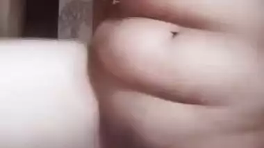 Horny bhabhi fingering